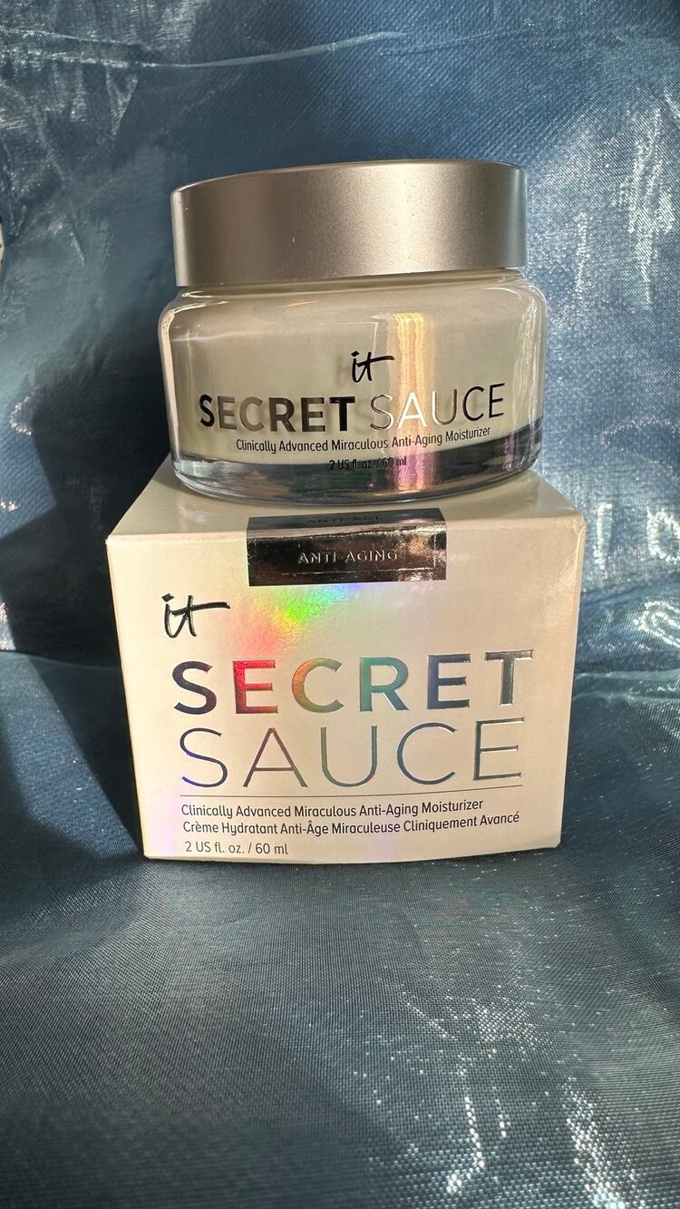 IT COSMETICS SECRET SAUCE Anti Aging Facial Moisturizer Lotion New in Box